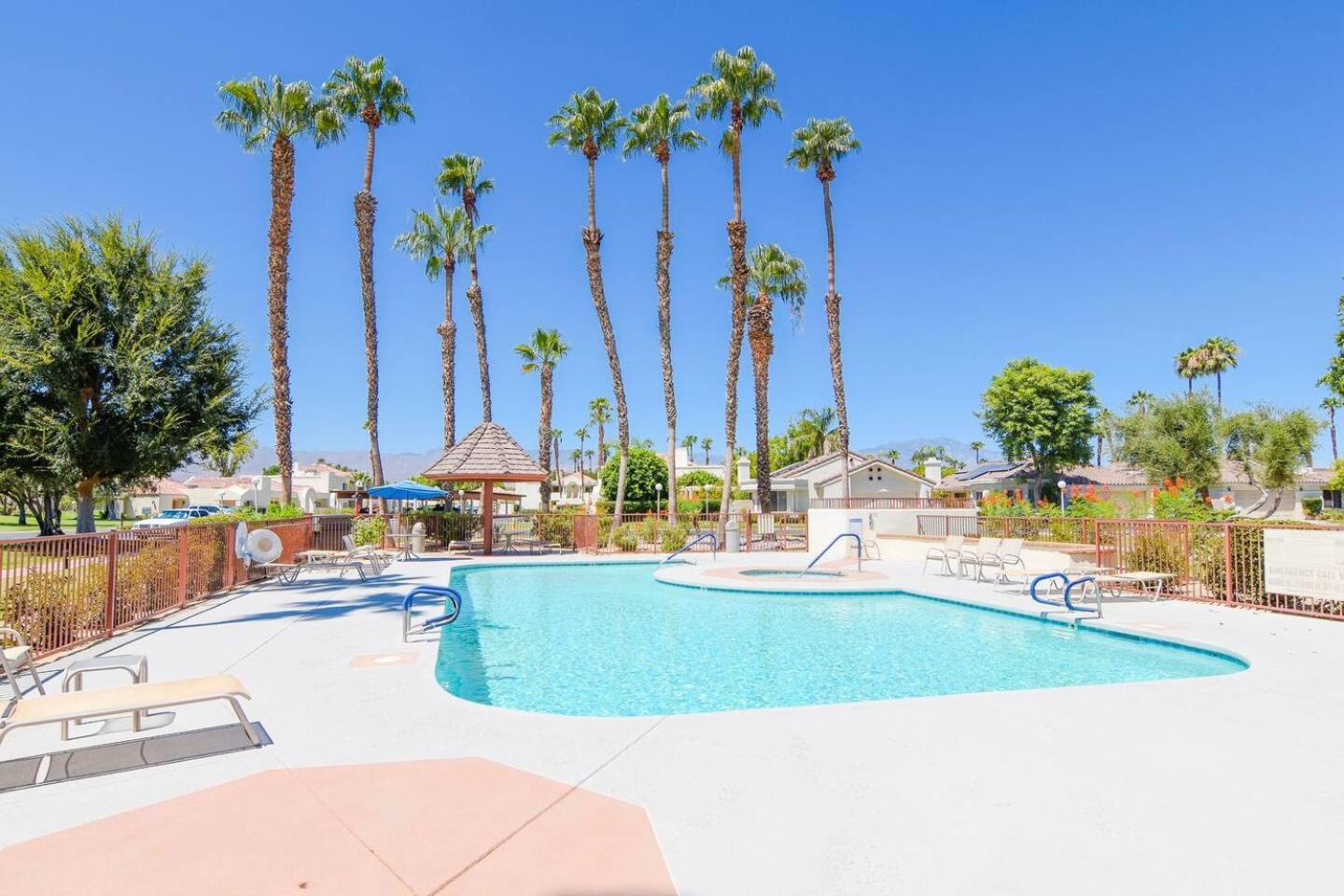 Desert Breezes Resort Palm Desert Kültér fotó